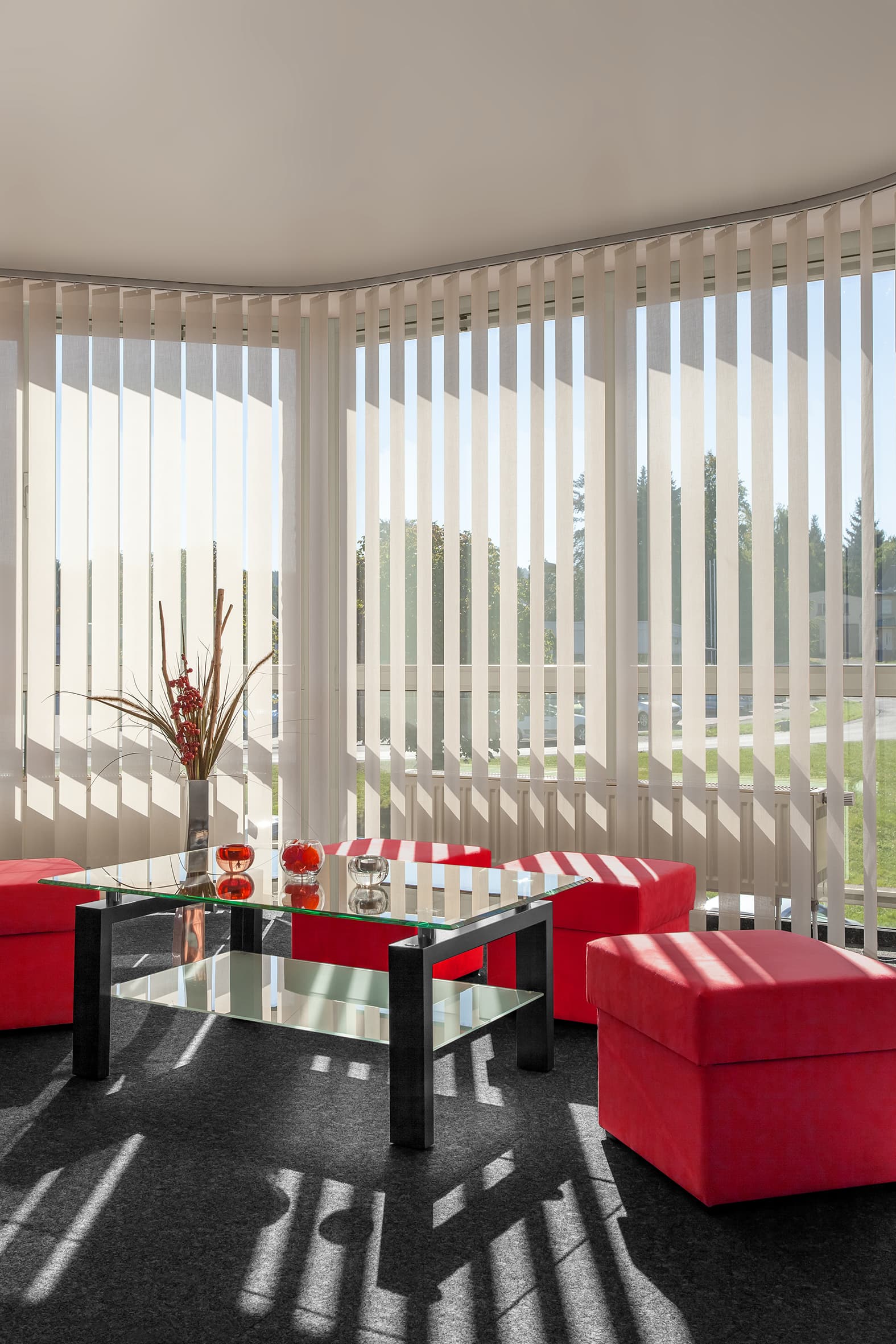 Lamellenvorhang an einem Fenster in Marzahn-Hellersdorf Lamellenvorhang an einem Fenster in Marzahn-Hellersdorf