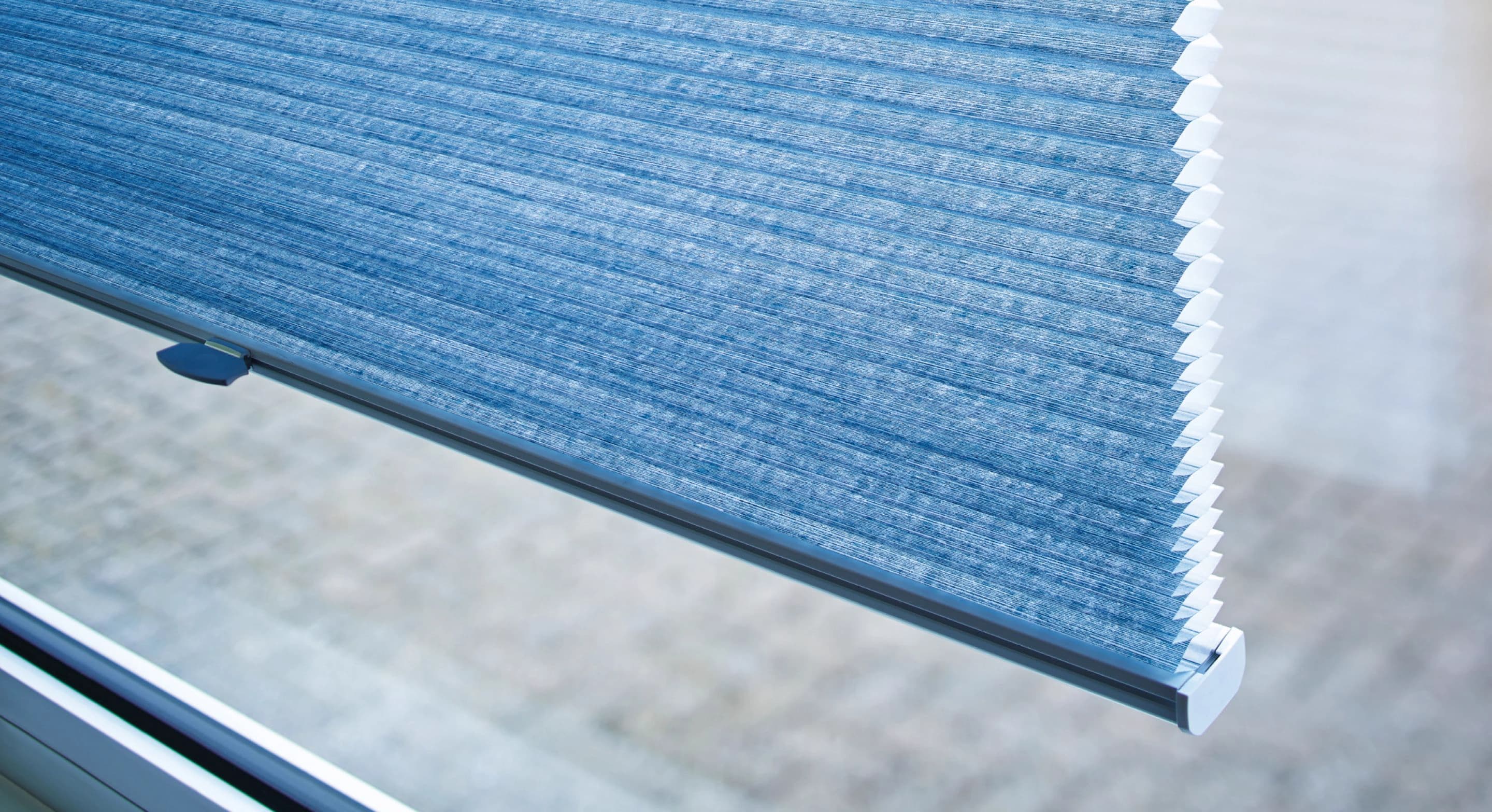 Plissee nach Maß am Fenster Plissee nach Maß am Fenster