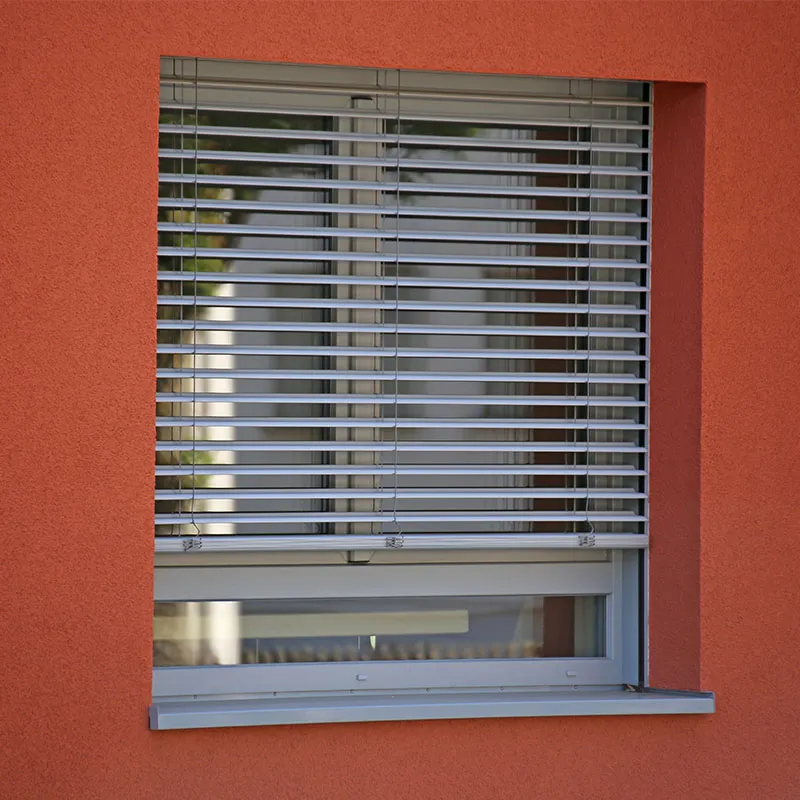 Raffstore an einem Fenster in Reinickendorf Raffstore an einem Fenster in Reinickendorf